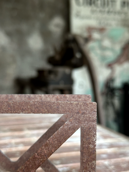 Pli - Letter holder - Aged Steel